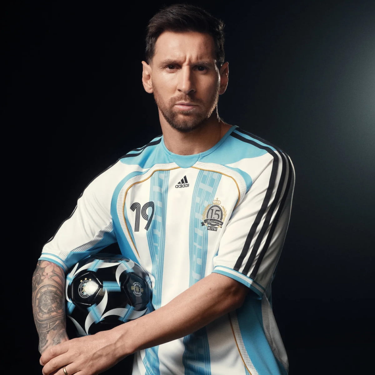 Từ sân cỏ đến sàn diễn: World Cup 2026 biến thời trang thành "trận cầu" mới