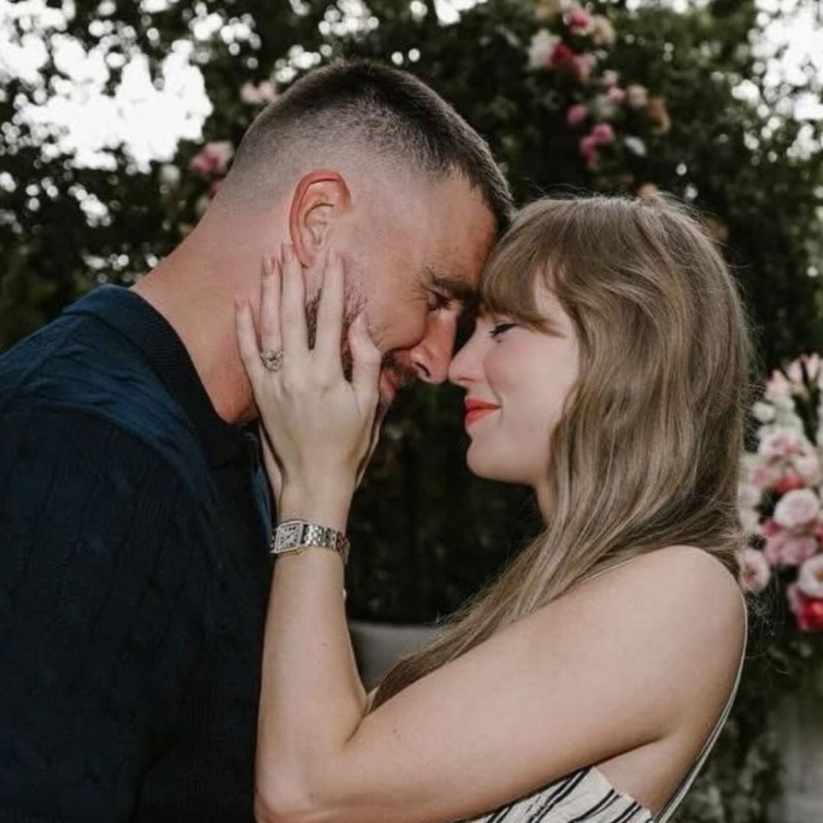 Đám cưới Taylor Swift: Chú rể khóc nhiều hơn cô dâu