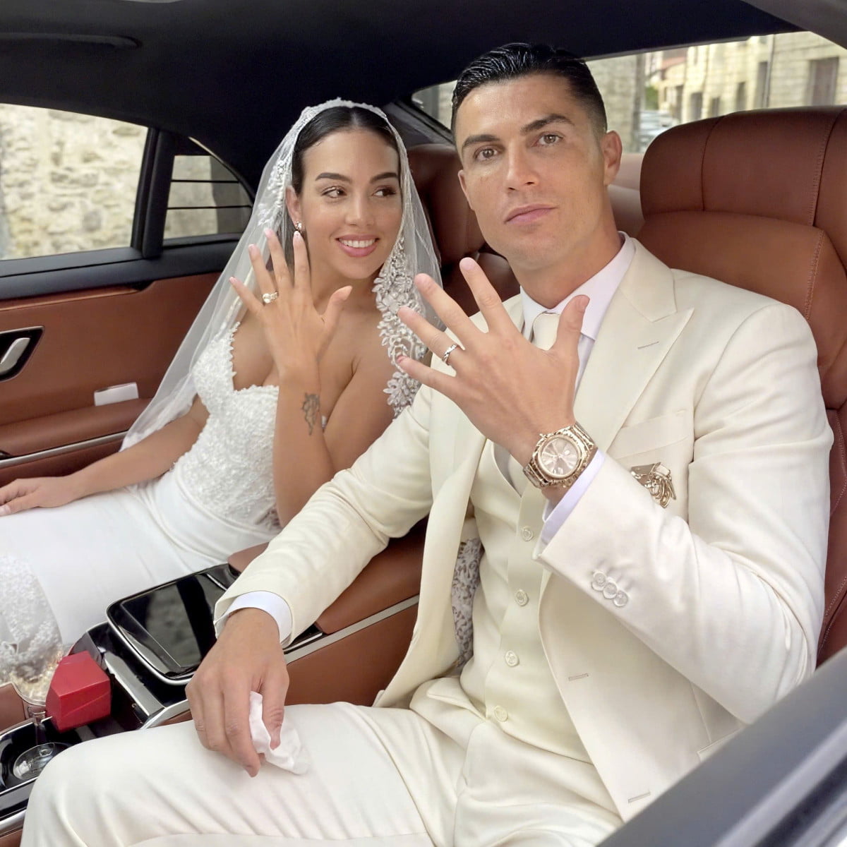Đám cưới Ronaldo - Georgina gây sốt: An ninh “khủng”, khách sạn đóng cửa 2 tầng