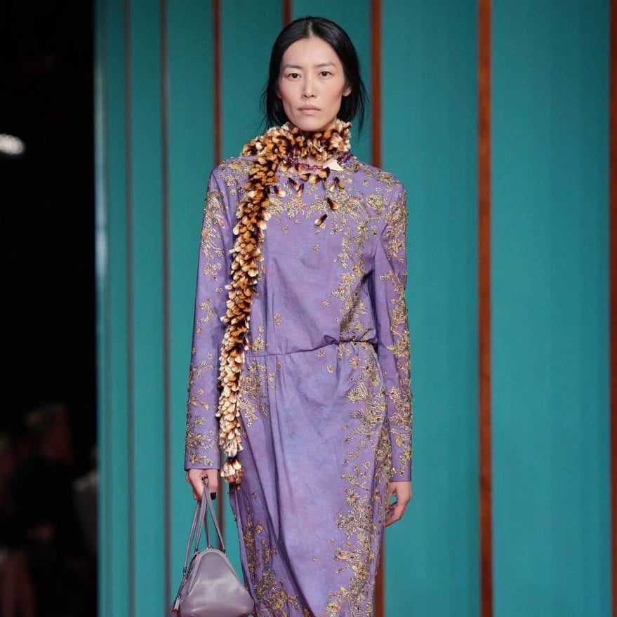 Bạn gái Tỉnh Bách Nhiên mở màn New York Fashion Week xuân hè 2027, khí chất ngời ngời