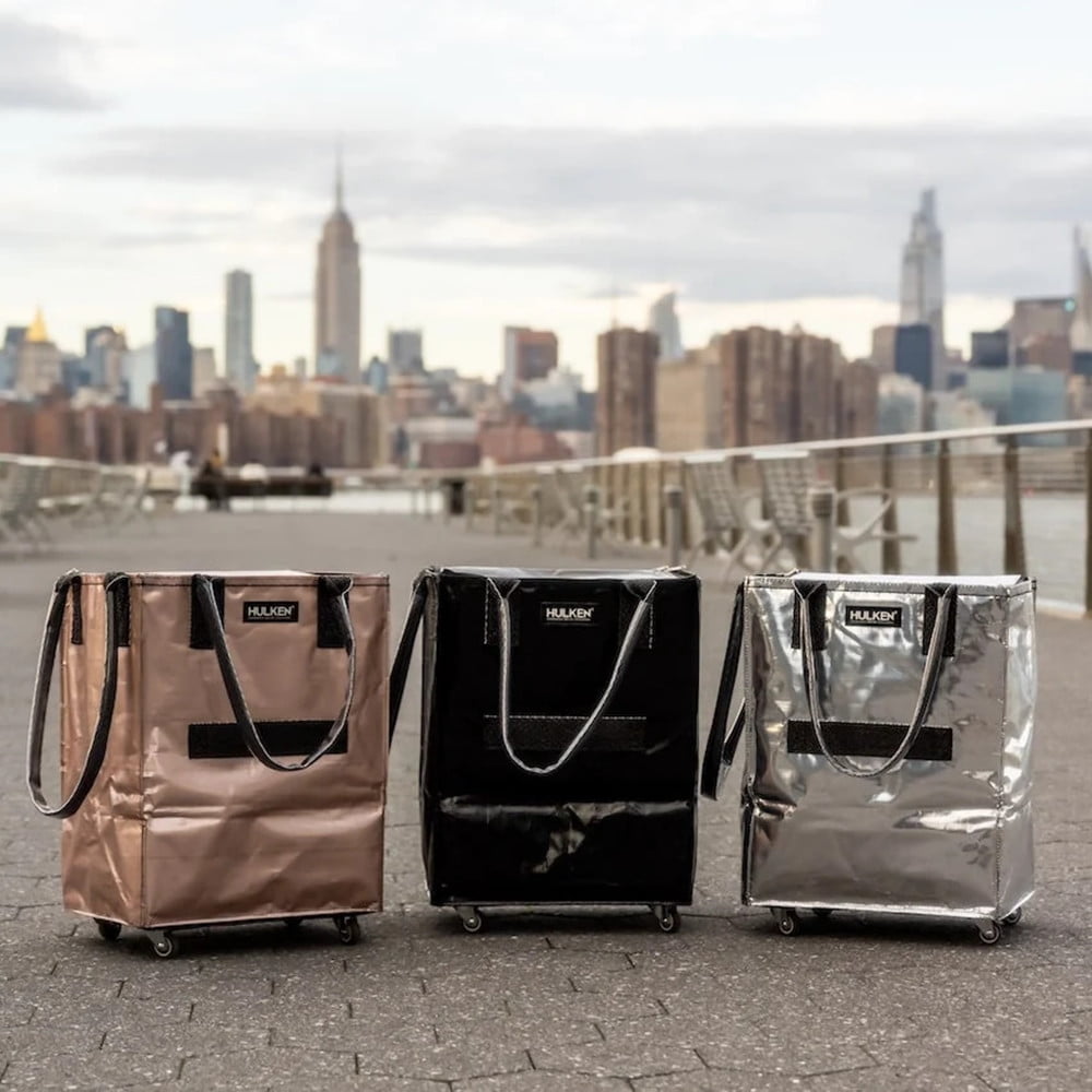 “Túi Birkin bình dân” bất ngờ thành hot trend trên phố New York