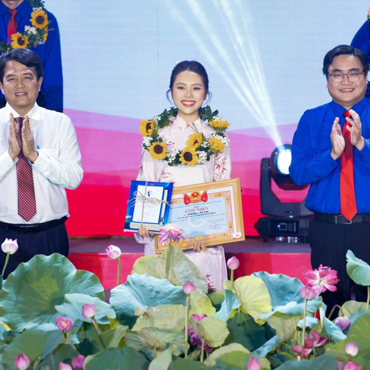 Phương Mỹ Chi được tuyên dương tại Đại Hội Thanh Niên Tiên Tiến TPHCM 2026