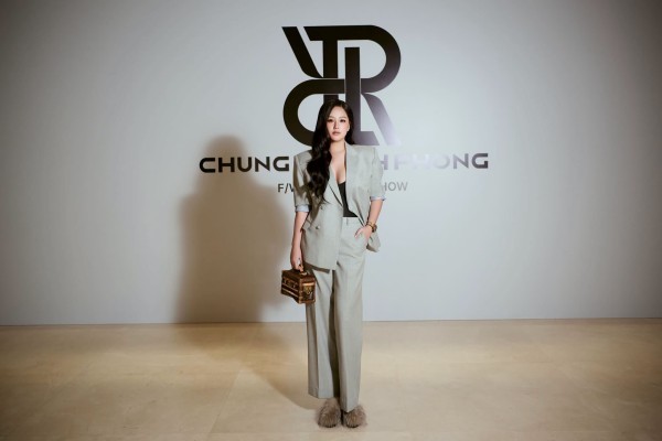 maiphuongthuy762816638_907848165717942_702534333369986765_n.png